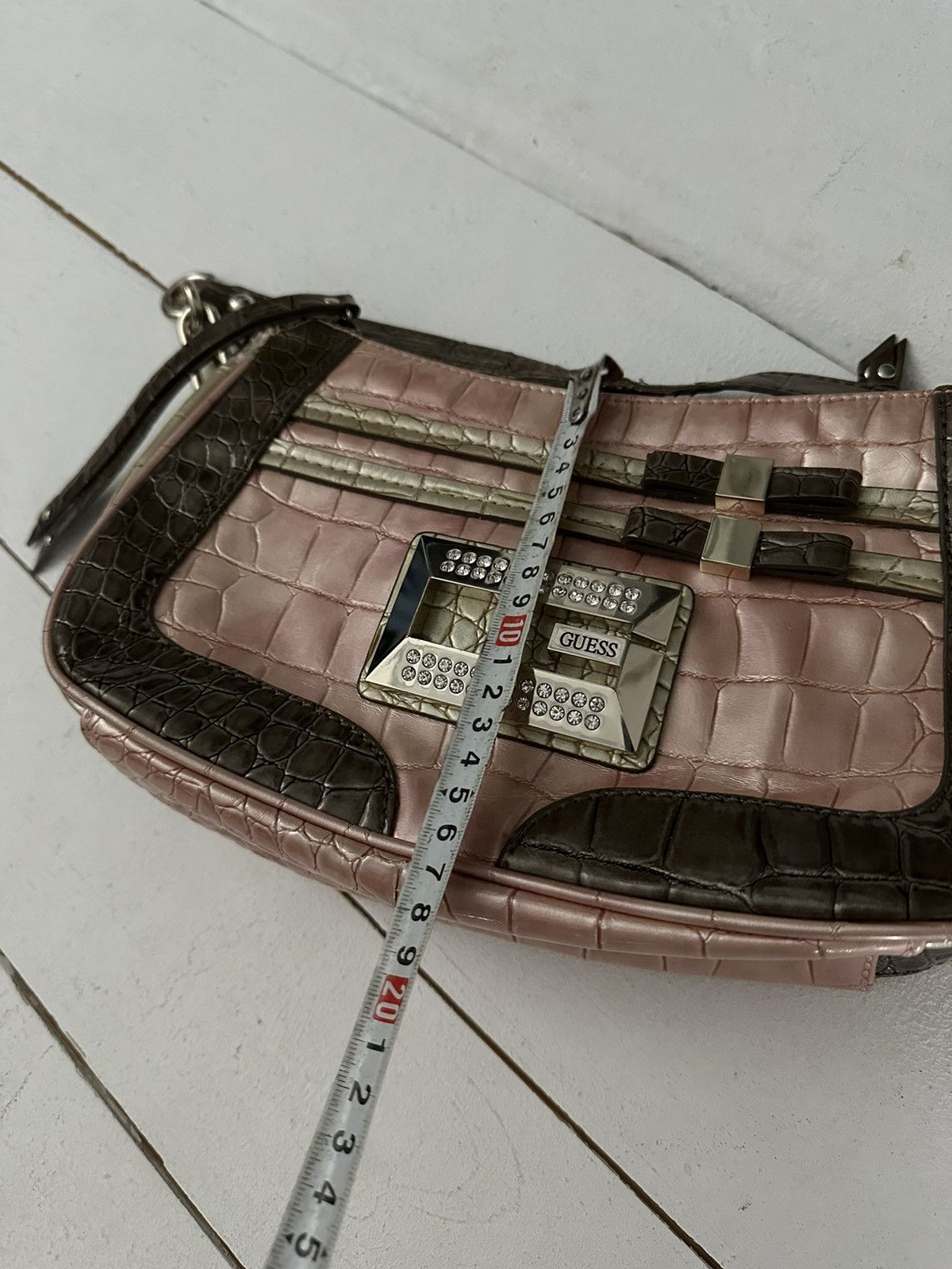 Guess × Japanese Brand 🚨Y2K Guess monogram Pink Avant-Garde Japan style hand bag Size ONE SIZE - 16 Thumbnail