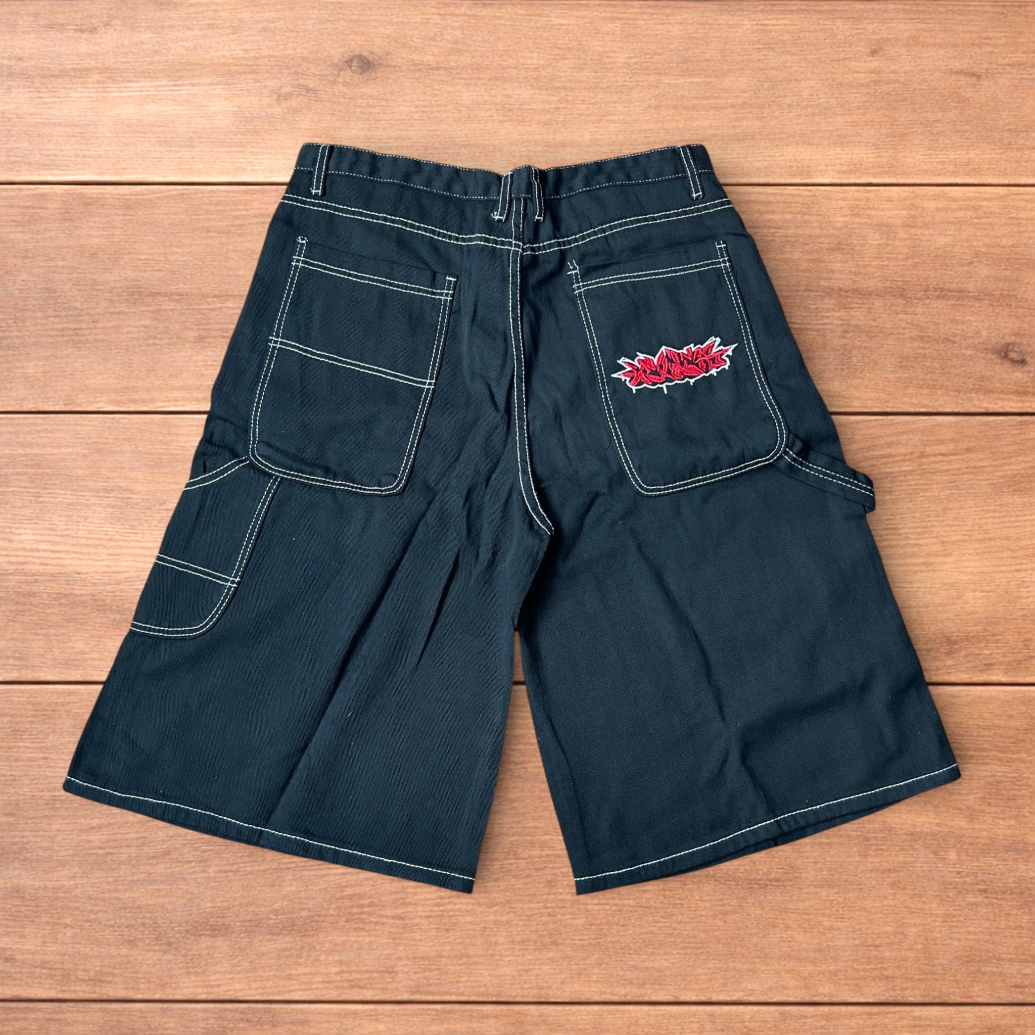 Japanese Brand Super baggy long skater short jorts in black w. embroidery.. Size US 36 / EU 52 - 1 Thumbnail