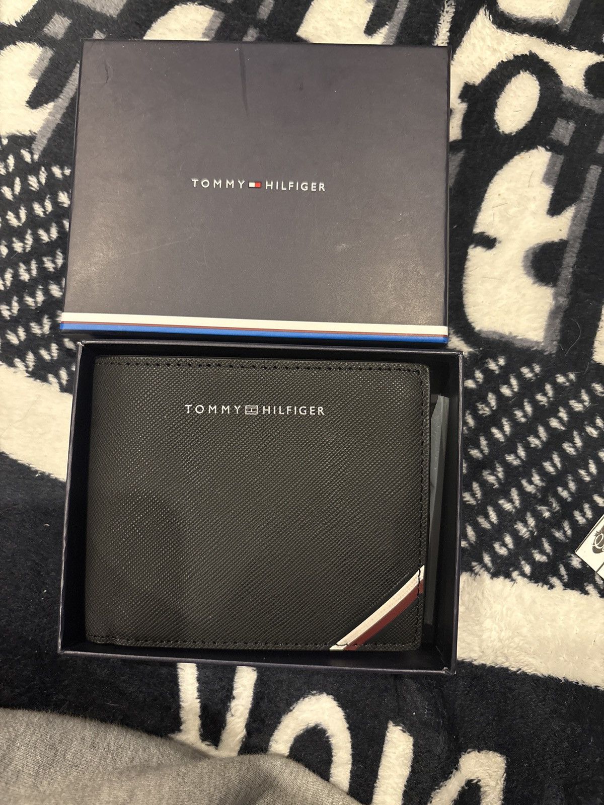 Tommy Hilfiger Tommy Hilfiger Men’s Black Bi-Fold Wallet – Brand New in Box Size ONE SIZE - 1 Thumbnail