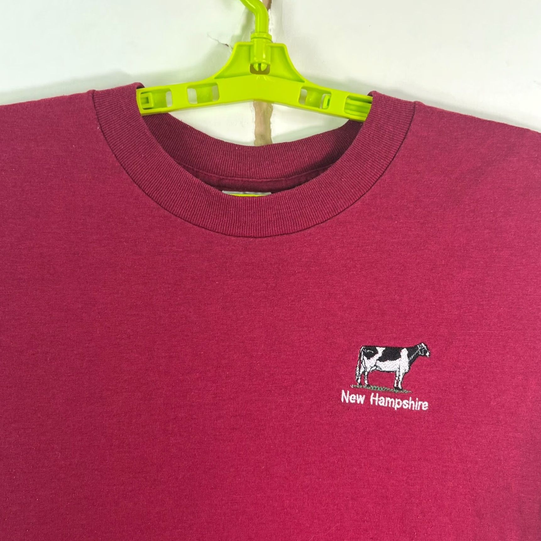 Fruit Of The Loom VINTAGE Fruit of the Loom New Hampshire Dairy Cow Embroidered T Shirt Mens L Red Short Sleeve Tee Size US L / EU 52-54 / 3 - 3 Thumbnail