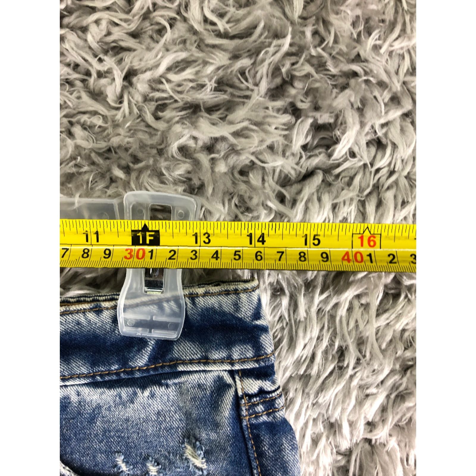 Vintage Wild Fable Womens Size 6 High Rise Cutoff Medium Wash Blue Denim Jean Shorts Size 28" / US 6 / IT 42 - 2 Thumbnail