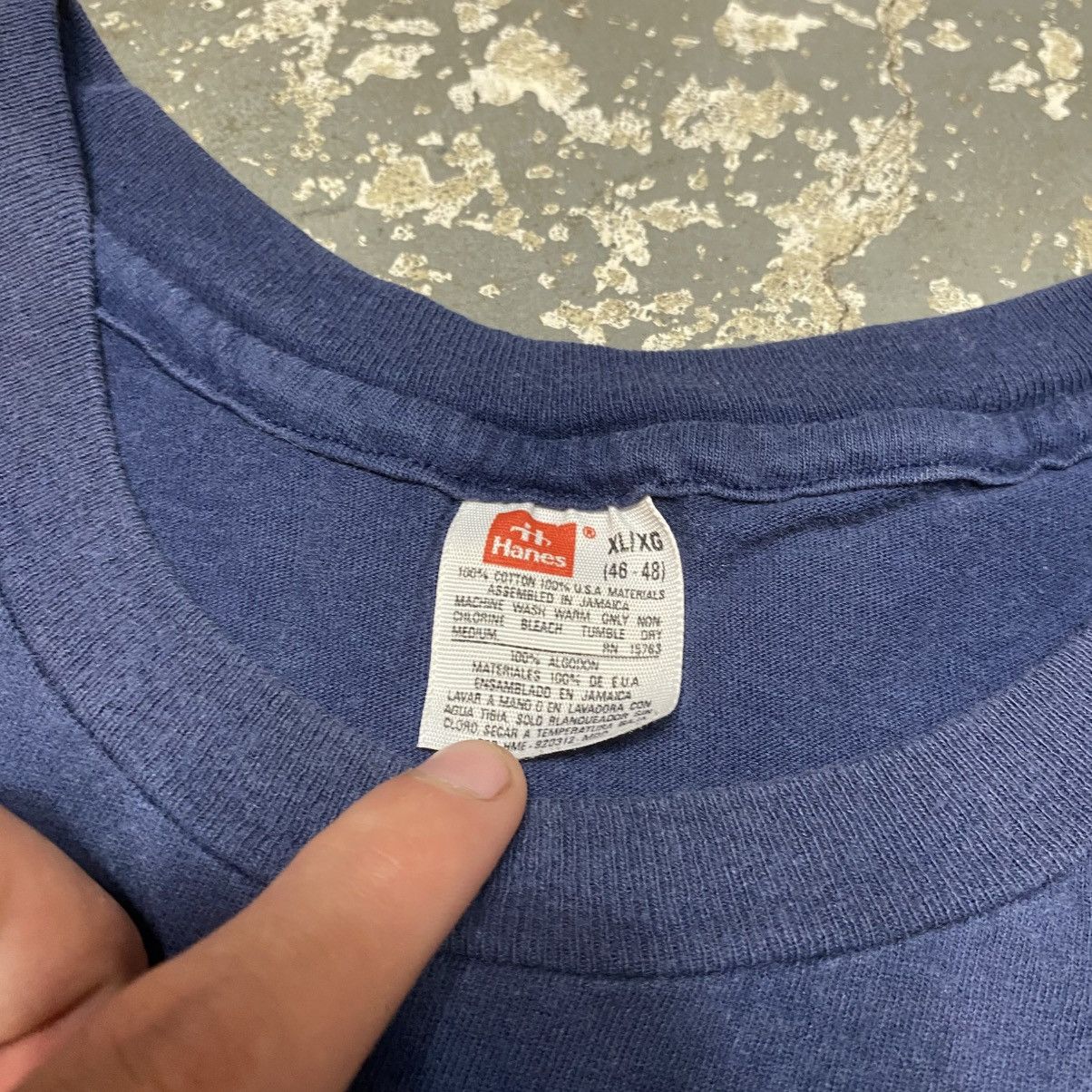 Vintage Vintage Hanes Navy Blank 90s Single Stitch Pocket Tshirt Size US XL / EU 56 / 4 - 3 Thumbnail