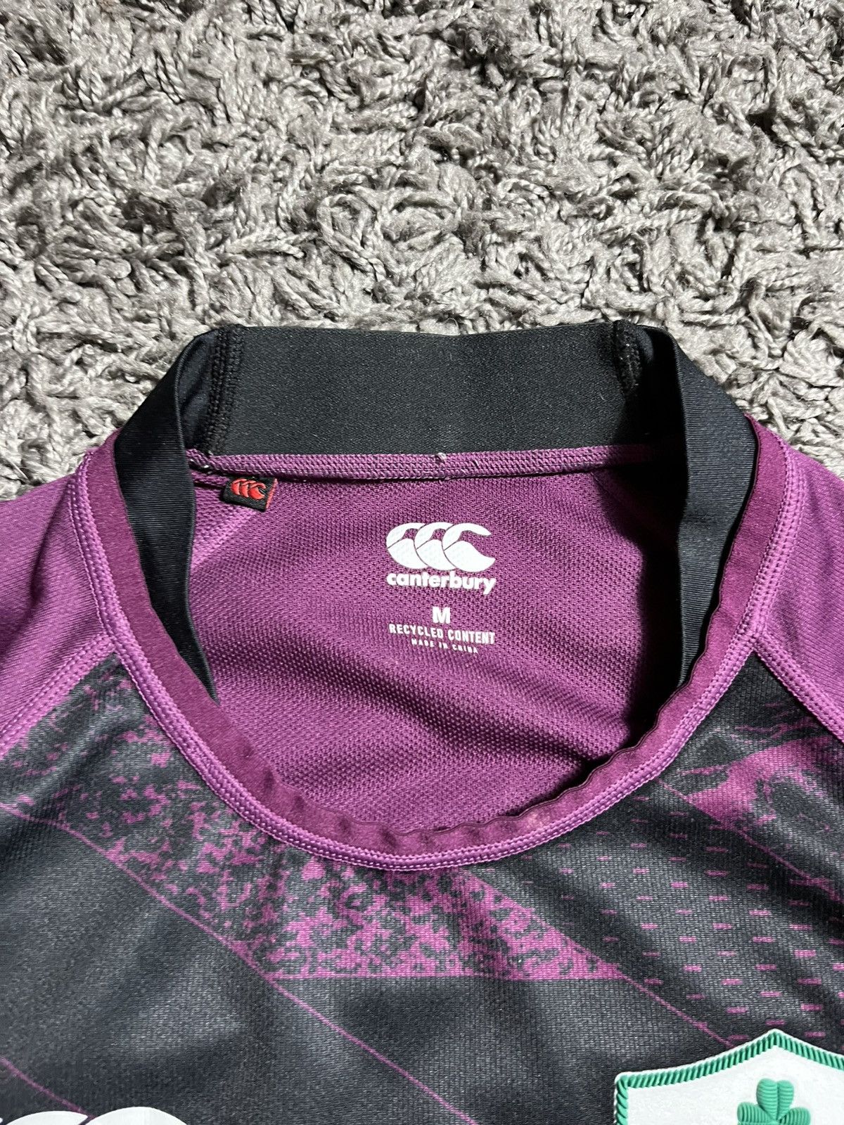 Canterbury of New Zealand CANTERBURY IRELAND IRISH REGBY VODAFONE TRIKOT JERSEY Size US M / EU 48-50 / 2 - 3 Thumbnail