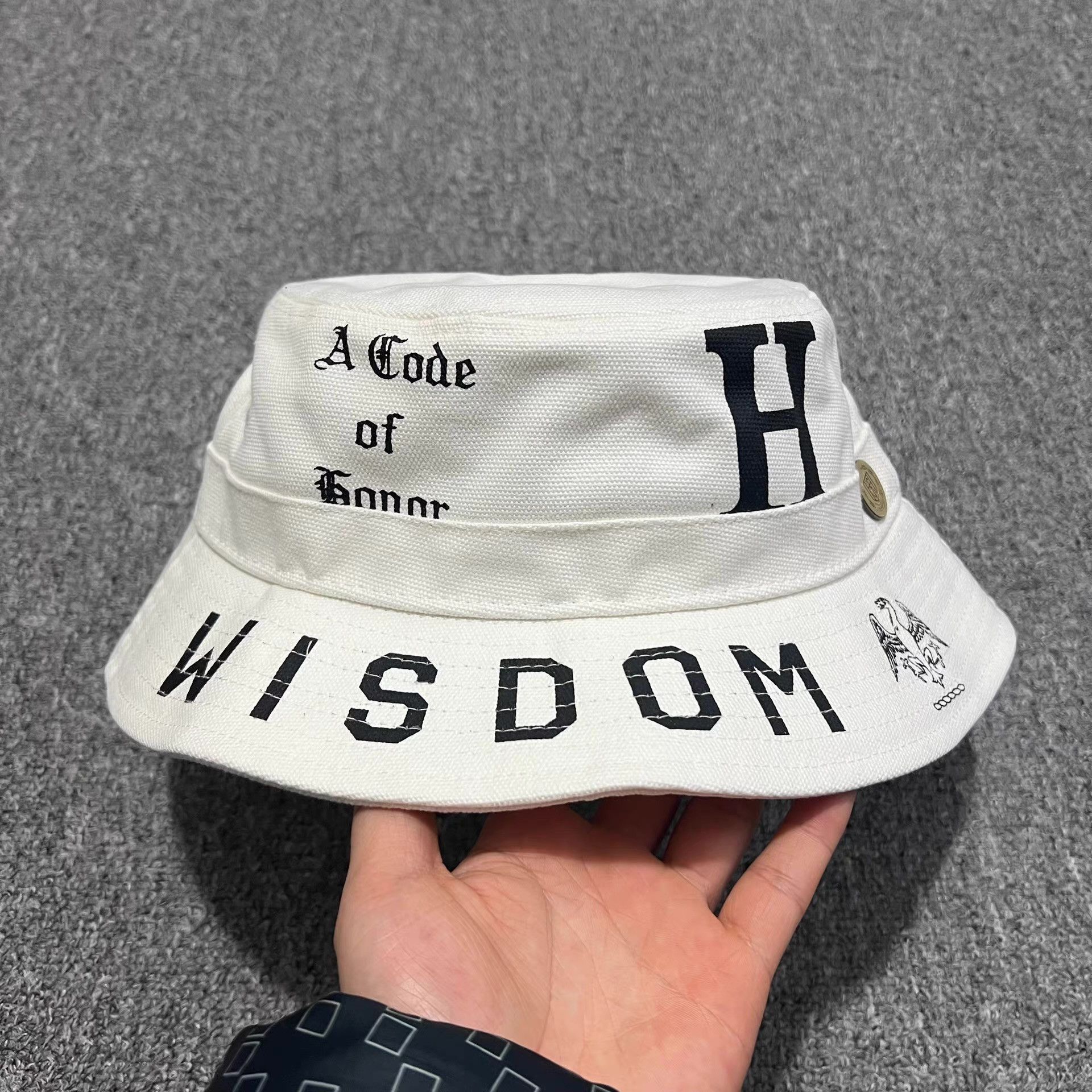 Honor the Gift Honor The Gift canvas gold-label graffiti bucket hat Q7 Size ONE SIZE - 3 Thumbnail