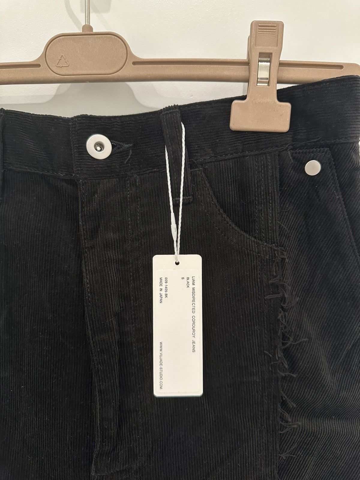 パンツ Vujade LIAM MISDIRECTED CORDUROY JEANS Vuja De Liam Misdirected Corduroy Jeans In Black | Grailed