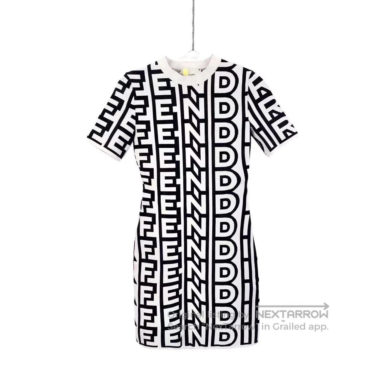 Fendi Fendi The letter logo is printed on the knitted dress| Size XS / US 0-2 / IT 36-38 - 1 Thumbnail