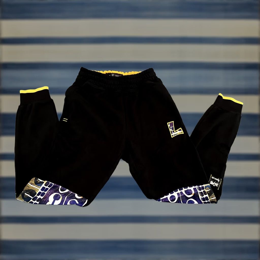 Vintage TWO HYPE Los Angeles Lakers Jogger Pants Mens Small Black Comfort Elastic Waist Pockets Basketball Gym Running 90s Lakers Theme Size US 29 - 1 Thumbnail