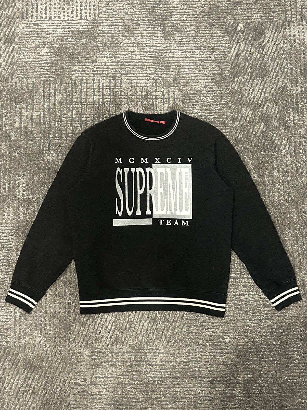 Vintage 2024 SUPREME team crewneck