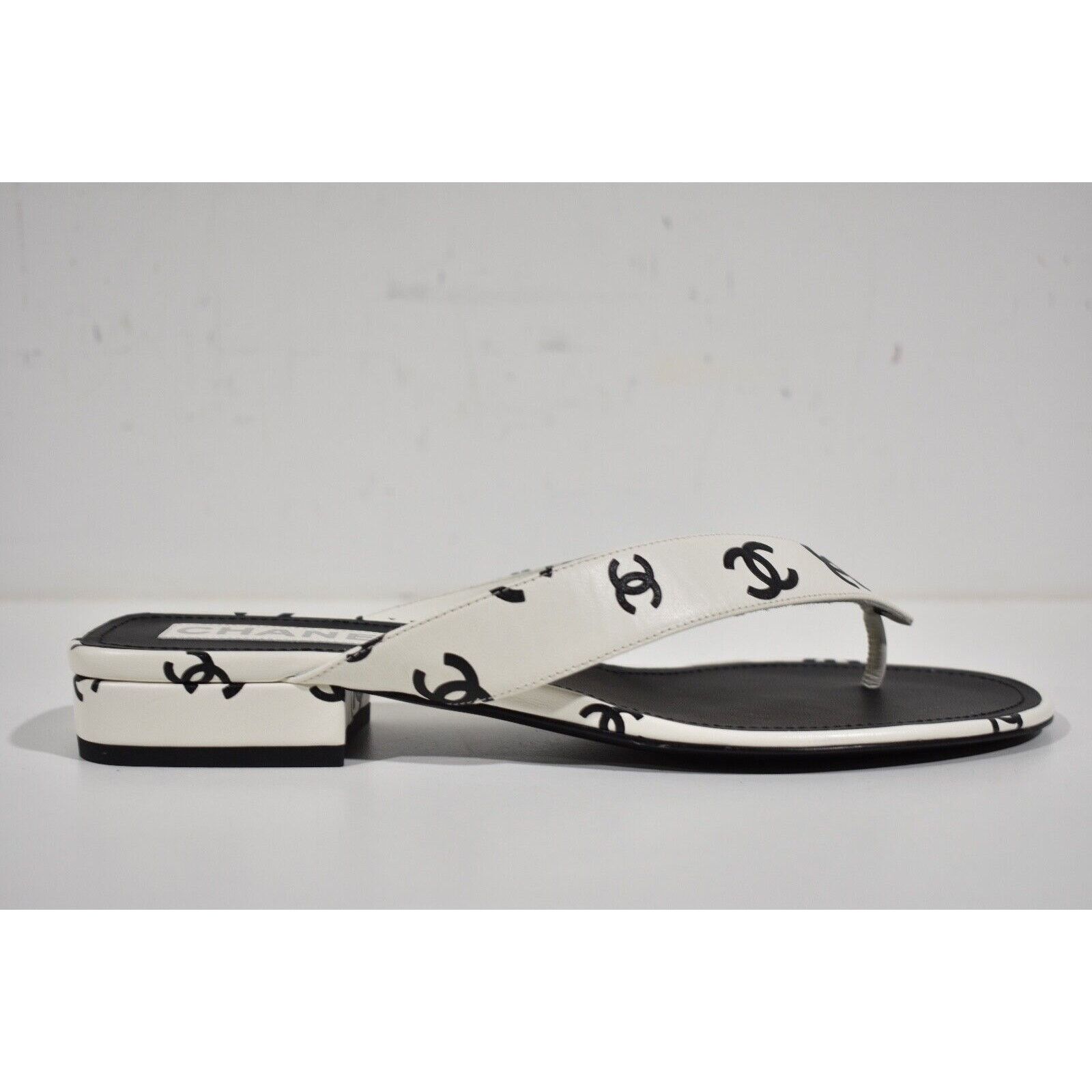 Chanel Chanel 22M White Black Printed Lambskin CC Logo Thong Size US 10 / IT 40 - 2 Thumbnail