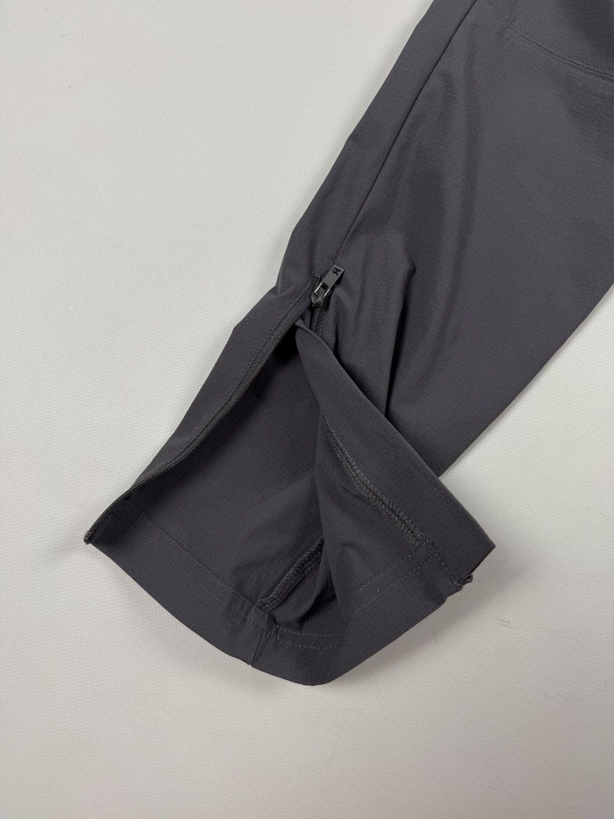 Represent Clo. 247 Represent Men’s Nylon Cargo Pants Joggers Size Xs Size US 28 / EU 44 - 12 Thumbnail