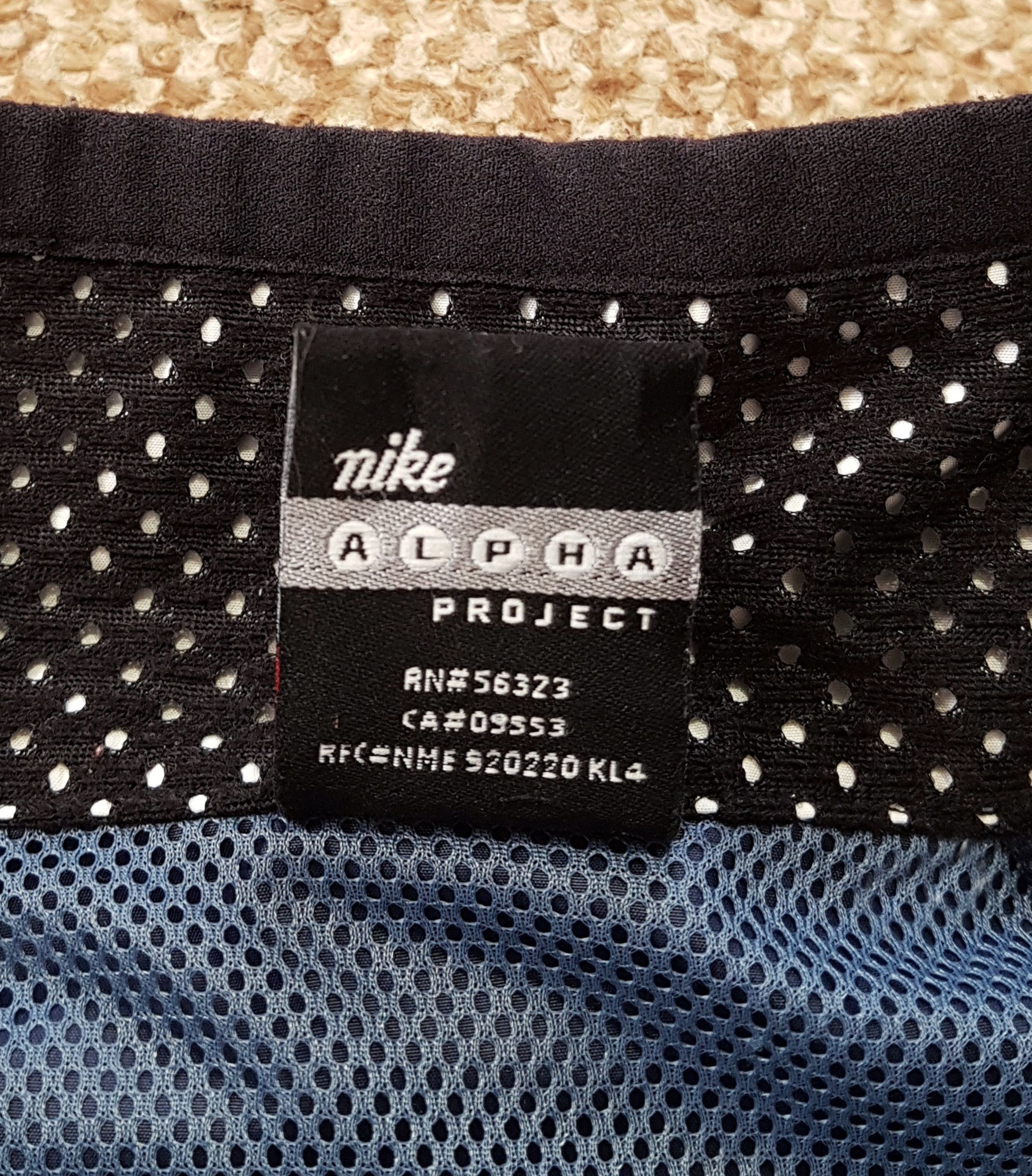 Nike Nike Alpha Project RARE Windbreaker Jacket sz L Size US L / EU 52-54 / 3 - 16 Thumbnail
