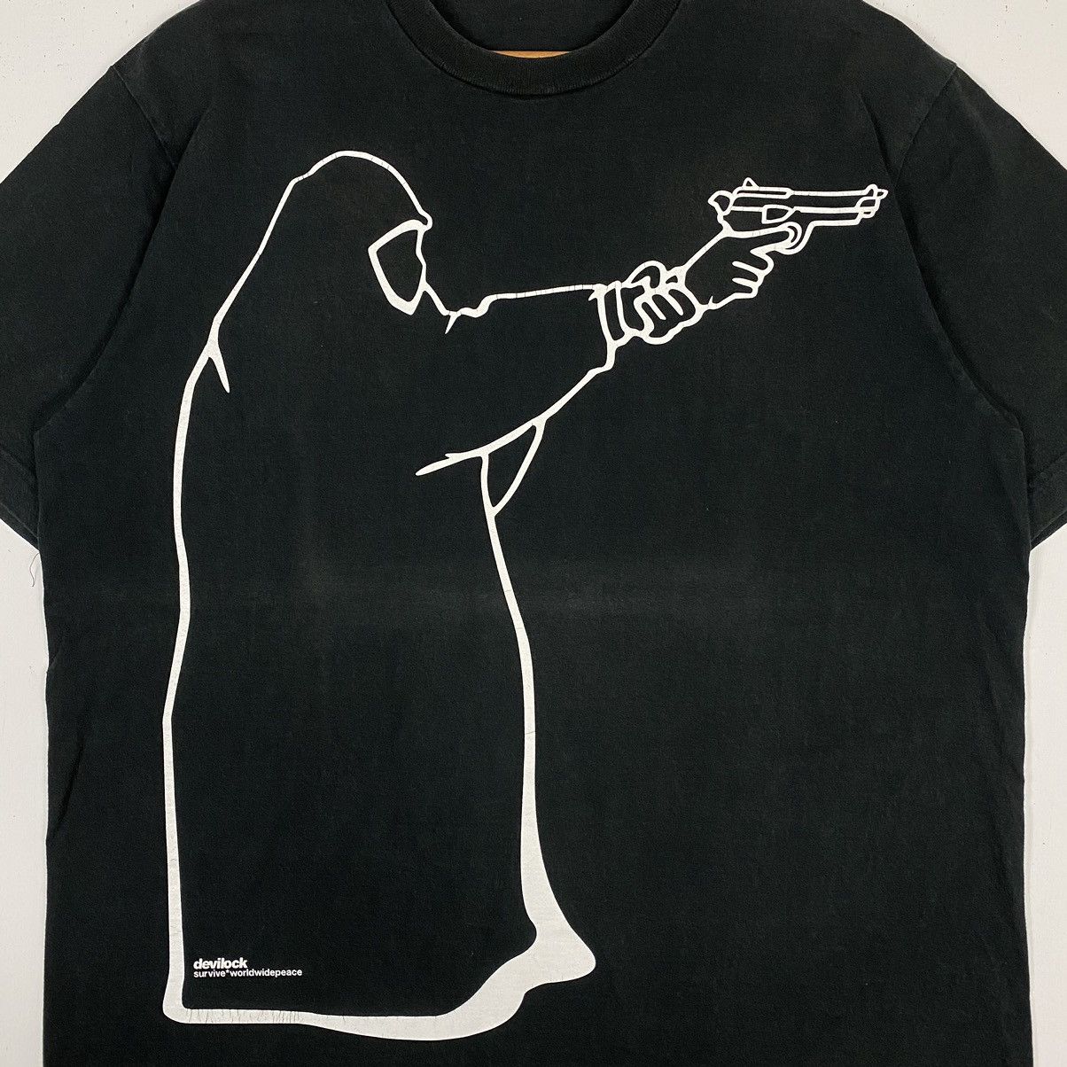 Devilock × Japanese Brand × Vintage VINTAGE DEVILOCK SURVIVE WORLDWIDE PEACE TEE Size US L / EU 52-54 / 3 - 3 Thumbnail