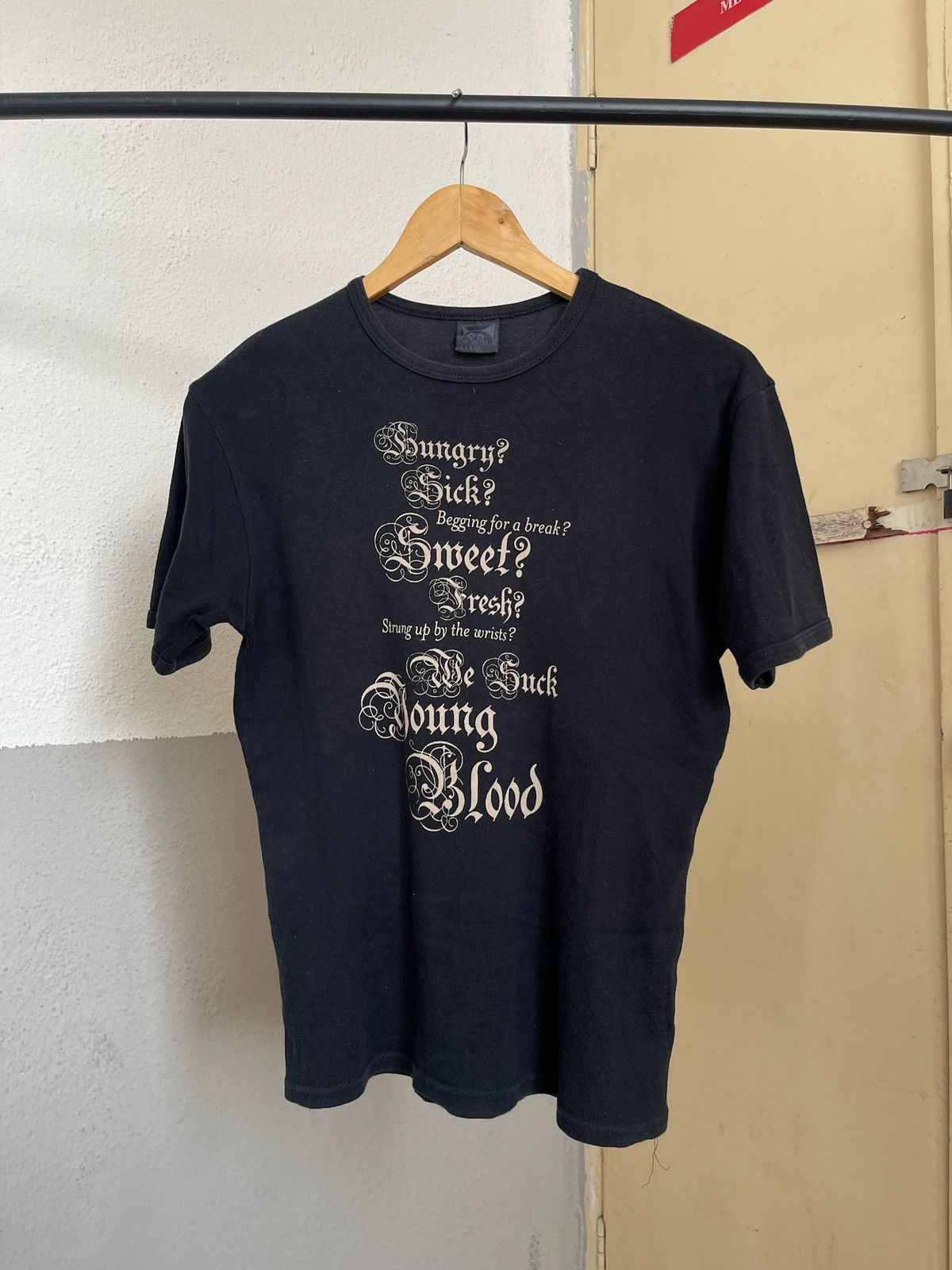 Band Tees × Vintage Vintage Radiohead “We Suck Young Blood” Shirt Size US S / EU 44-46 / 1 - 1 Thumbnail