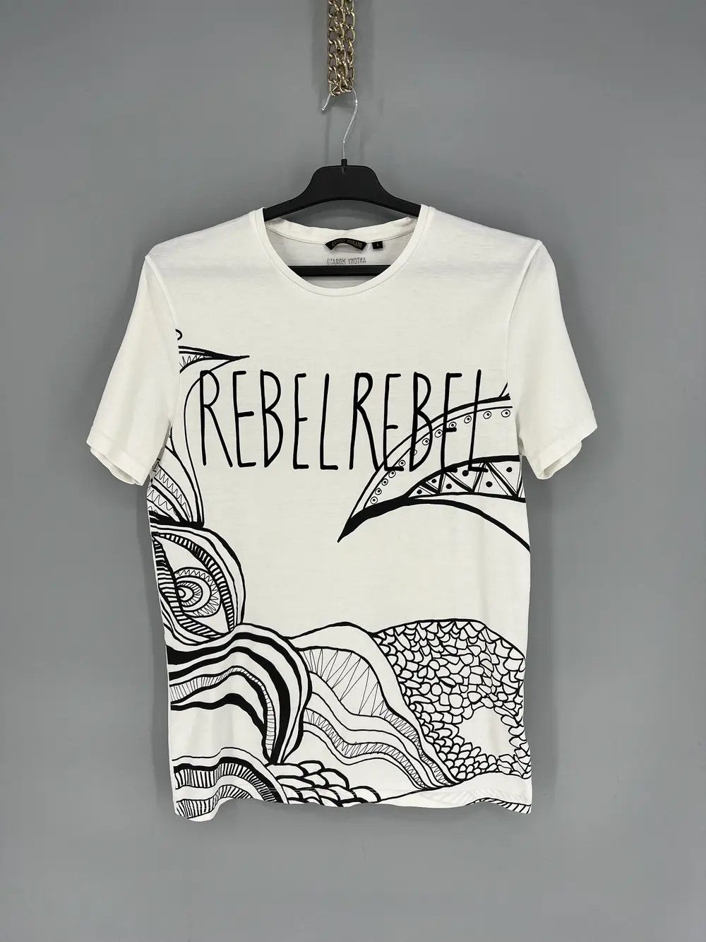 Vintage Antony Morato "REBELREBEL" Avant Garde Designer Y2k Tee Size US L / EU 52-54 / 3 - 1 Thumbnail