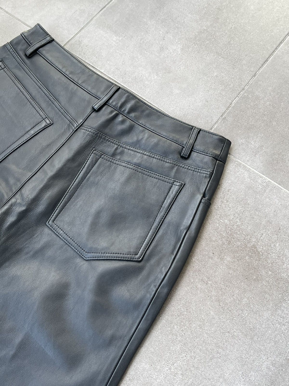 Han Kjobenhavn !DS! FW22 Han Kjobenhavn Leather Relaxed Fitted Trousers Size US 32 / EU 48 - 16 Thumbnail