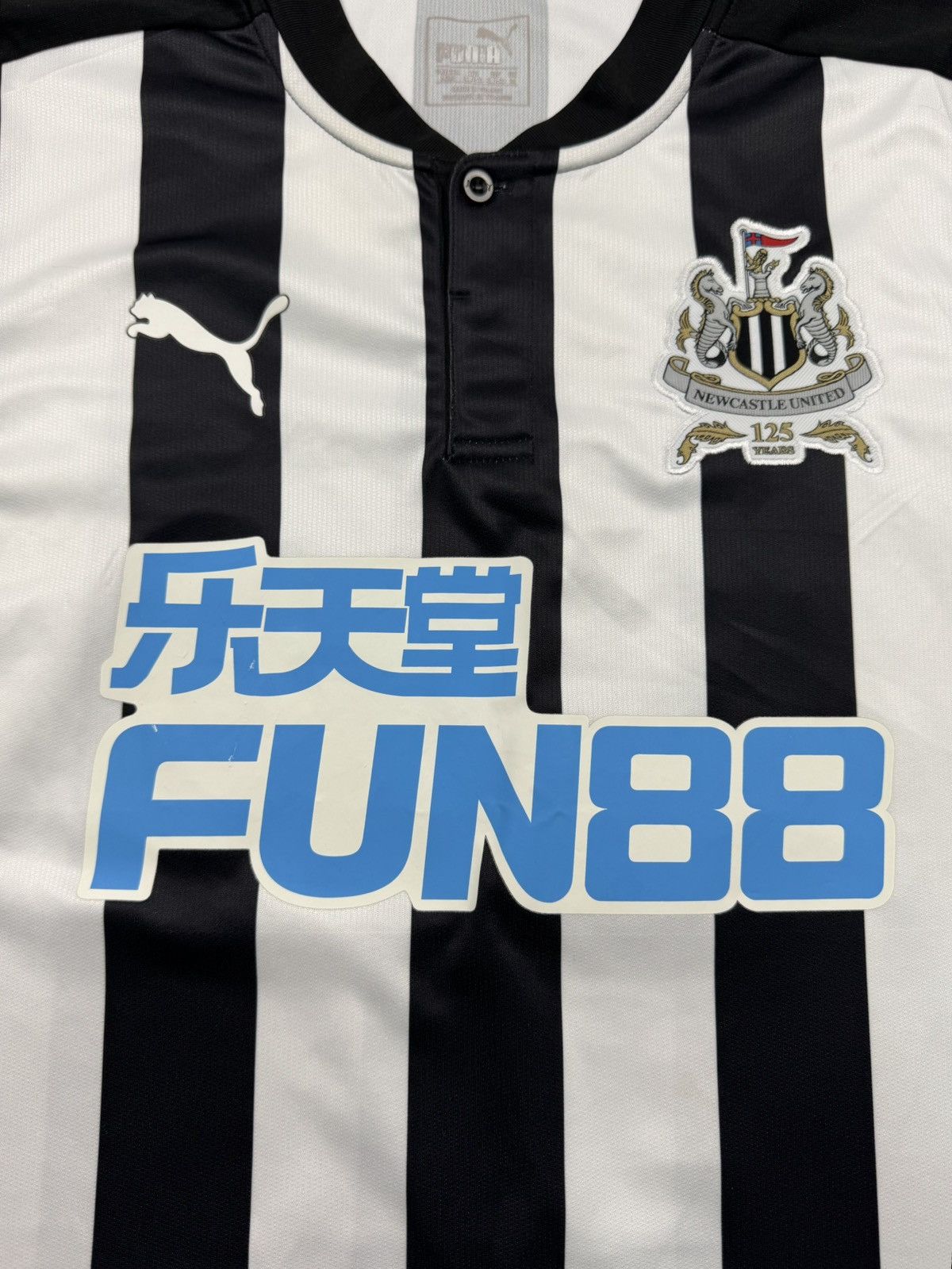 Vintage NEWCASTLE UNITED 17-18 Home Shirt Puma 125 Years AYOZE #17 Size US M / EU 48-50 / 2 - 4 Thumbnail