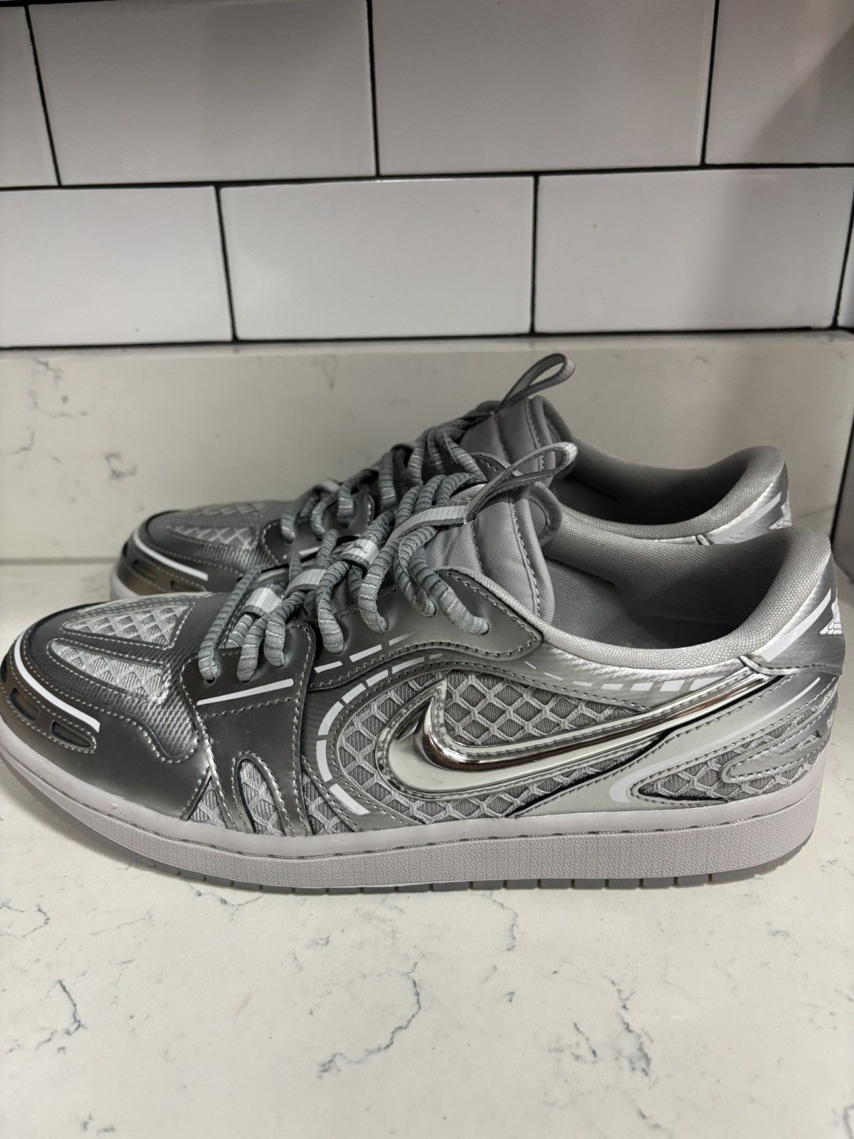 Other Jordan 1 Method of Make “Metallic Silver” Size US 11.5 / EU 44-45 - 3 Thumbnail