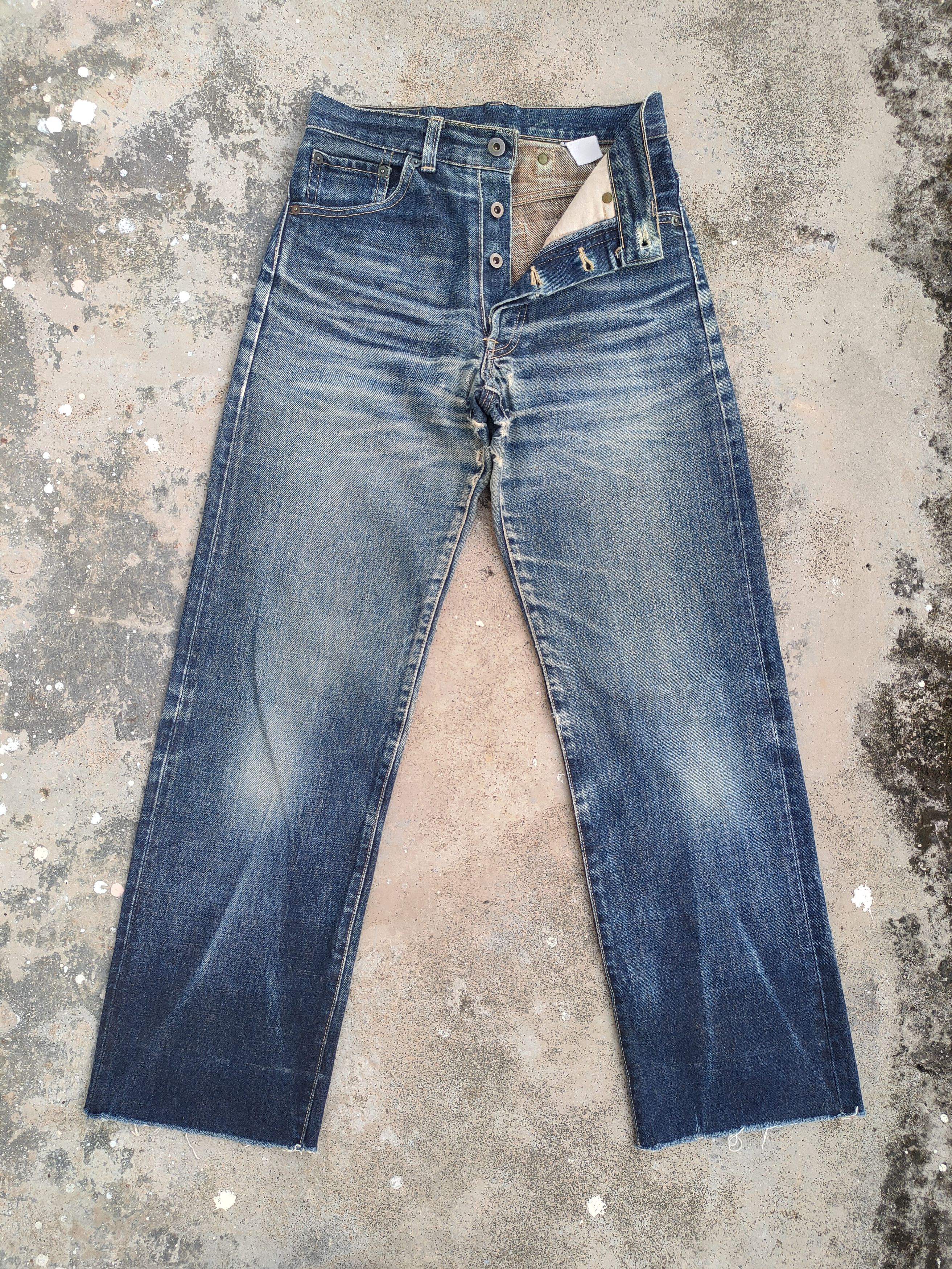 Japanese Brand VINTAGE SELVEDGE BUTTON FLY RIPPED JEANS DENIM PANTS Size US 27 - 2 Thumbnail