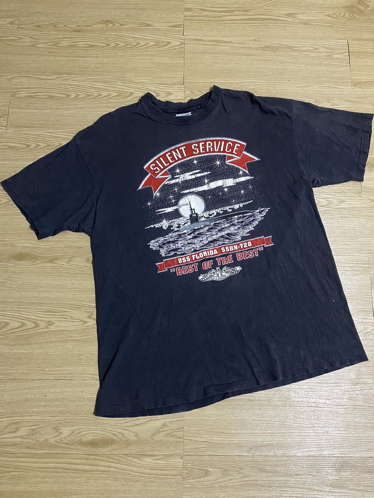 Hanes × Vintage Silent Service USS Florida SSBN-728 Submarine US Navy Size US XL / EU 56 / 4 - 2 Thumbnail
