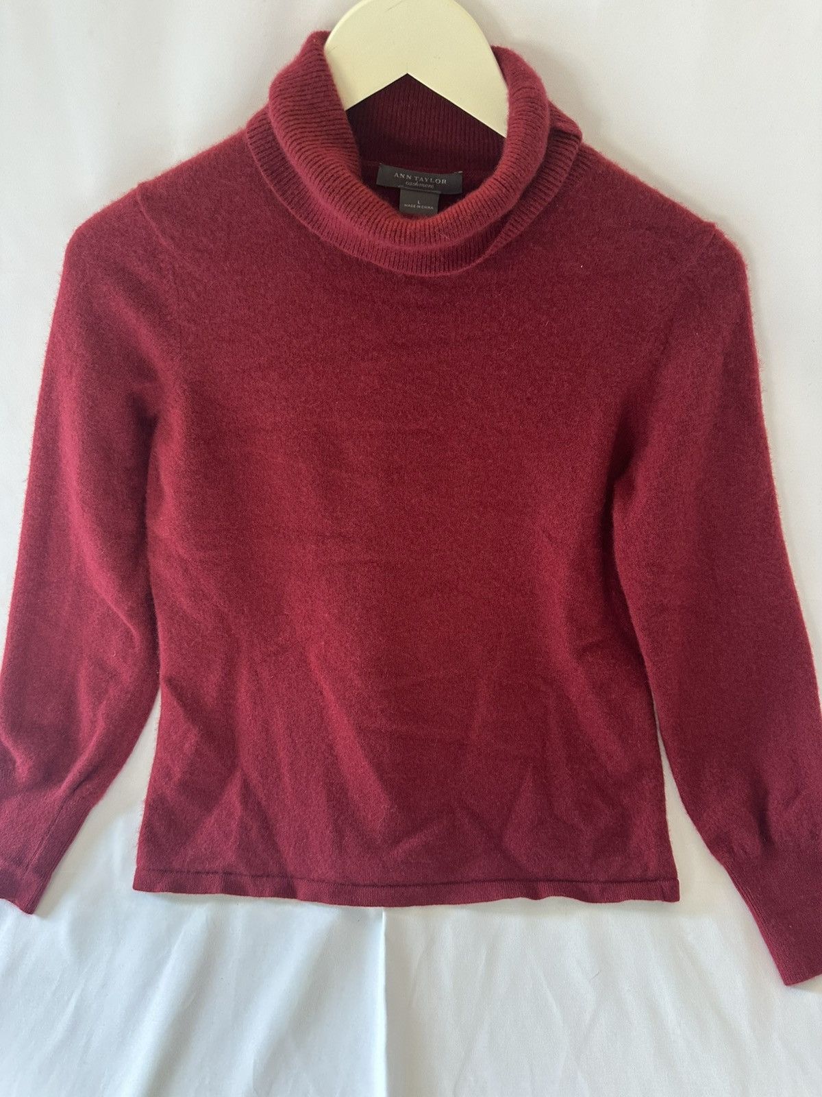 Ann Taylor Ann Taylor Womens Pure Cashmere Turtleneck Long Sleeve Size L / US 10 / IT 46 - 1 Thumbnail