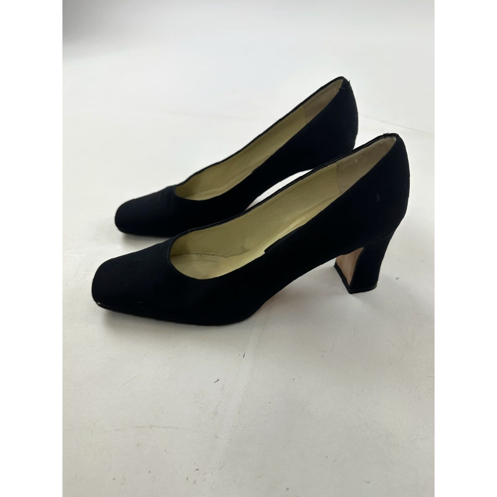 Vintage VINTAGE Women's 7.5 Pumps Black Leather Suede Dress Heels Italy Classic Block Toe Business Casual Party Size M / US 6-8 / IT 42-44 - 3 Thumbnail