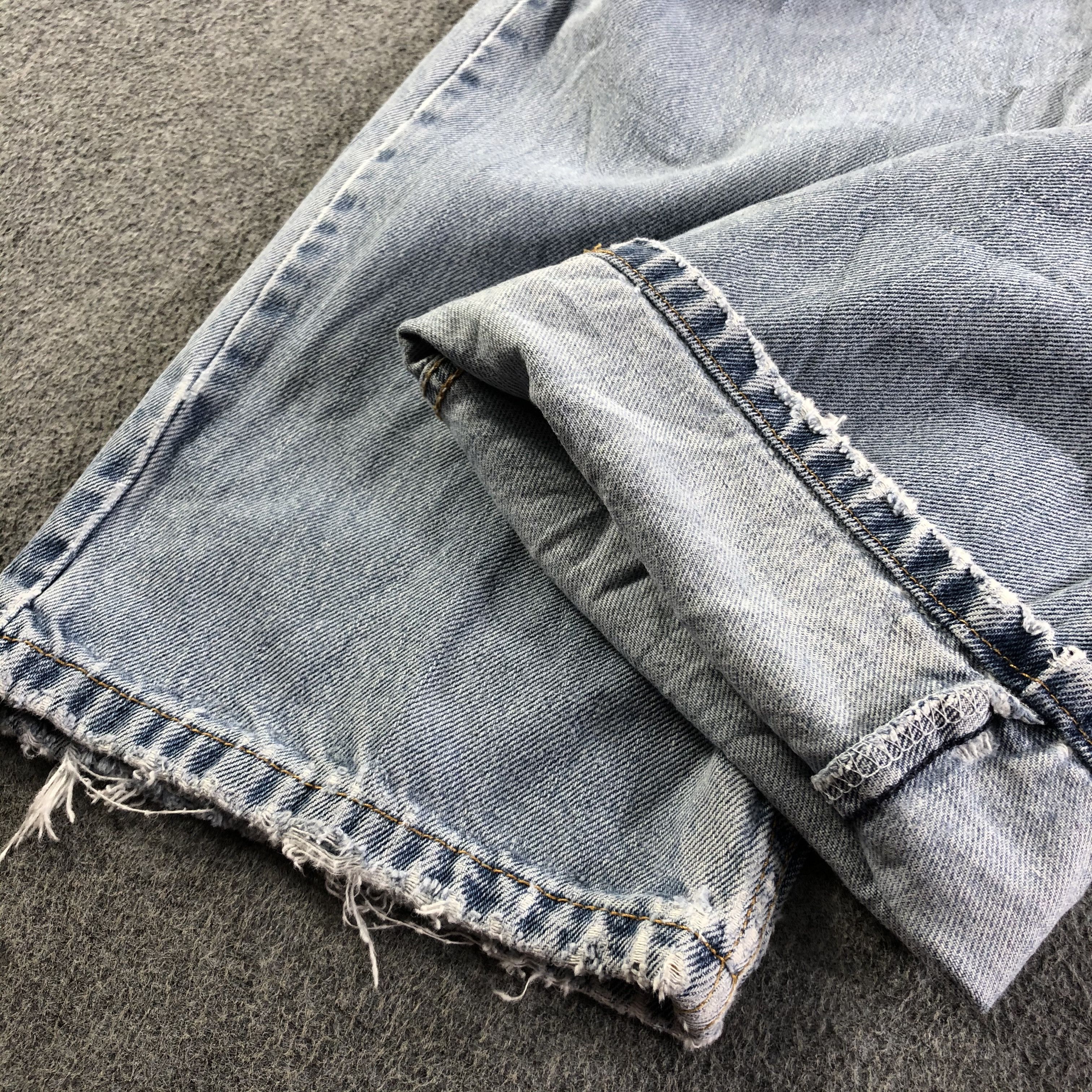 Levi's Vintage Light Wash Levis 505 Jeans-J3721 Size US 37 - 7 Thumbnail