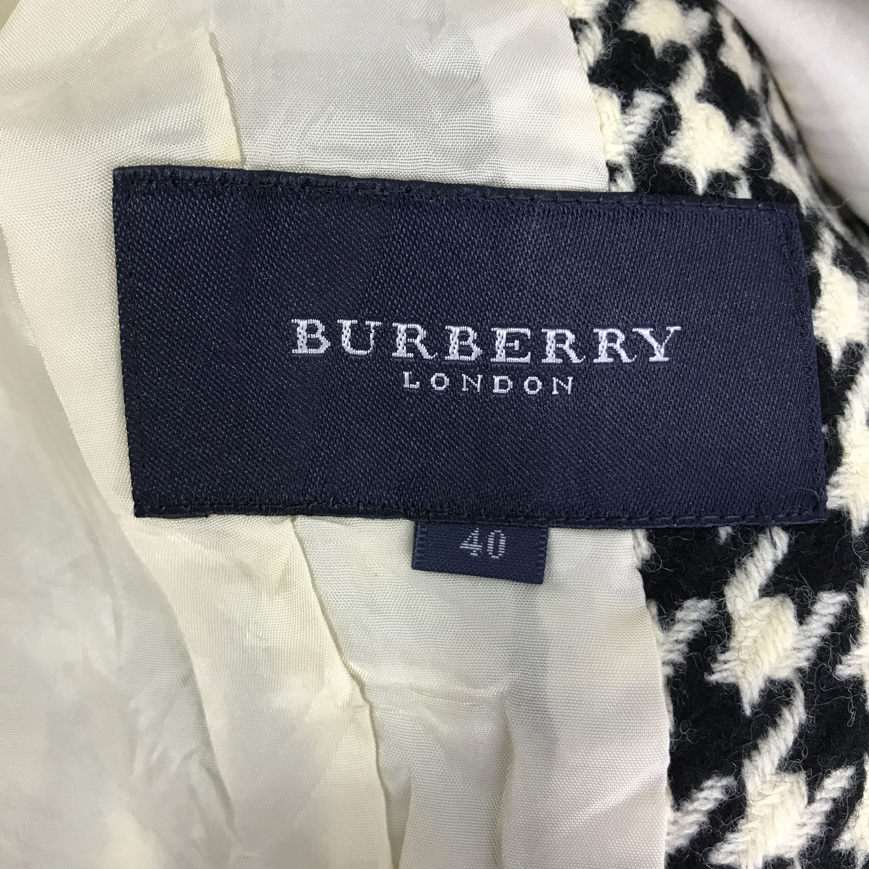 Burberry burberry button wool jacket K96B5 Size US S / EU 44-46 / 1 - 10 Thumbnail