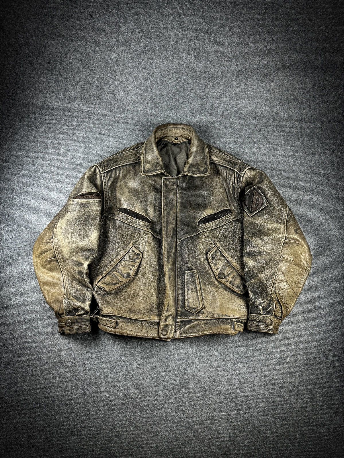 Vintage Vintage distressed leather bomber jacket Size US L / EU 52-54 / 3 - 1 Thumbnail