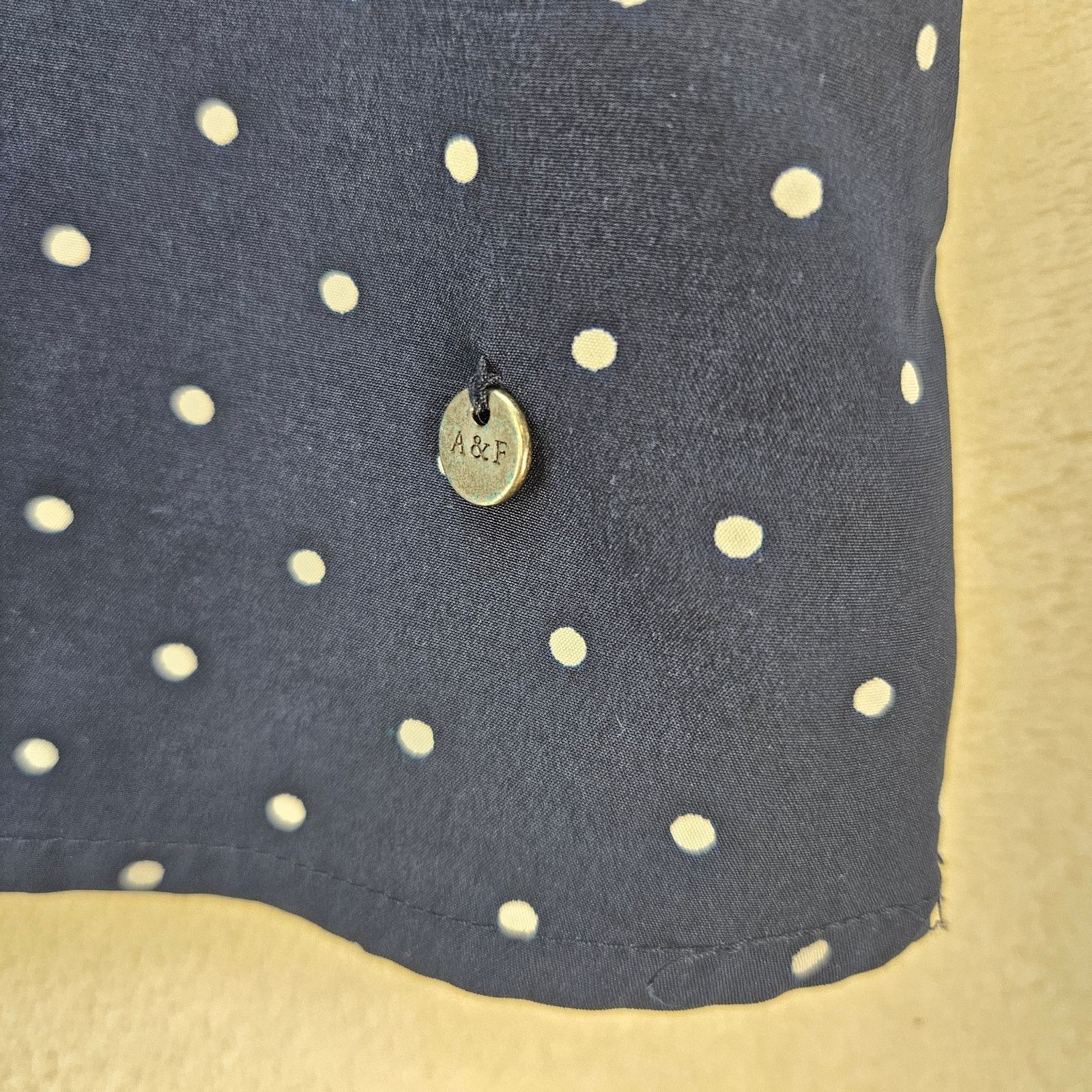 Abercrombie & Fitch ABERCROMBIE & FITCH 1892 WOMEN'S MEDIUM TANK TOP BLUE SILKY Size M / US 6-8 / IT 42-44 - 2 Thumbnail