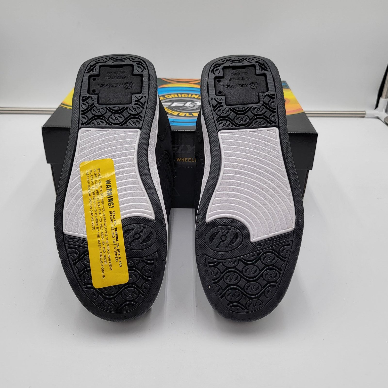 Heelys New Heelys Voyager Black - Size 7M / 8.5W - In Box! Size US 7 / EU 40 - 6 Thumbnail