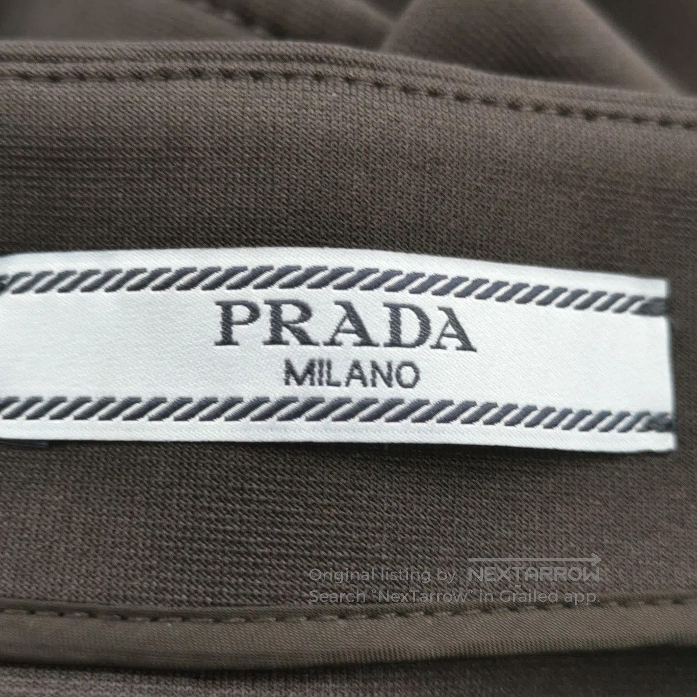 Prada Prada Logo Appliqué Skirt in Black . Size 37" - 4 Thumbnail