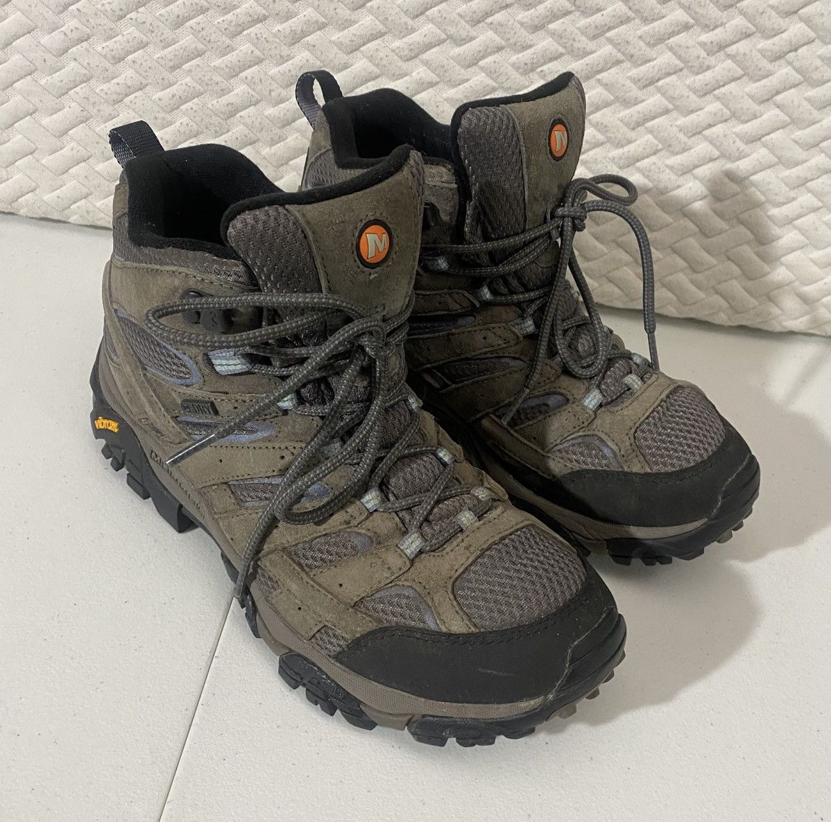 Merrell Merrell Womens Moab 2 Mid Hiking Boot Vibram sole 11 US Size US 11 / IT 41 - 1 Thumbnail