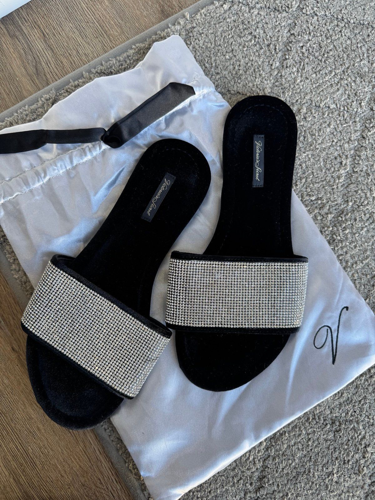 Victoria's Secret VICTORIAS SECRET EMBELLISHED VELVET SLIDES SLIPPERS RHINEST Size US 9 / IT 39 - 1 Thumbnail