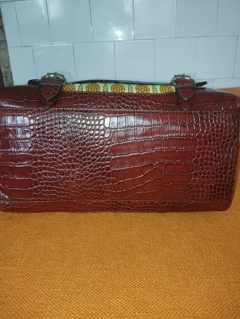 Gucci Vintage Gucci Corn Leather Bamboo Handle Bag Size ONE SIZE - 5 Thumbnail