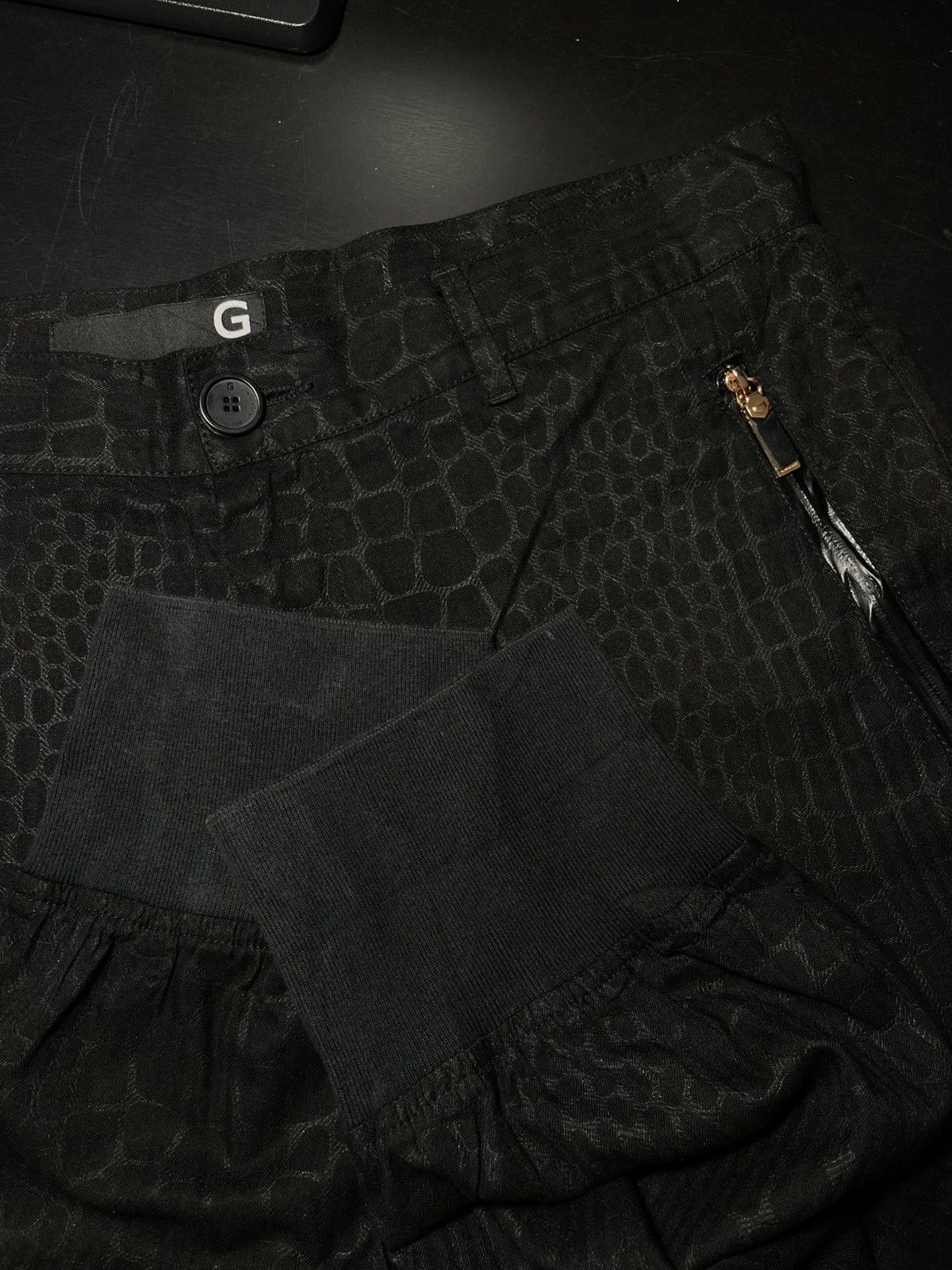 Givenchy Givenchy Crocodile-Embossed Textured Pants Size 34" / US 12 / IT 48 - 5 Thumbnail