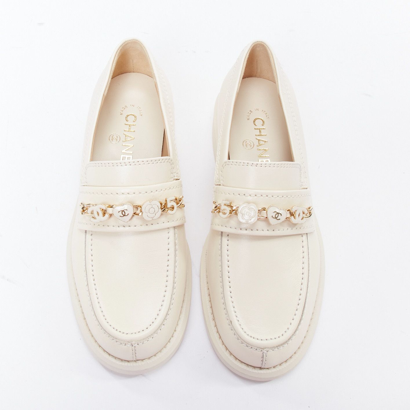 Chanel CHANEL 22C ivory CC heart flower charm chain leather loafers EU37 Size US 7 / IT 37 - 1 Thumbnail