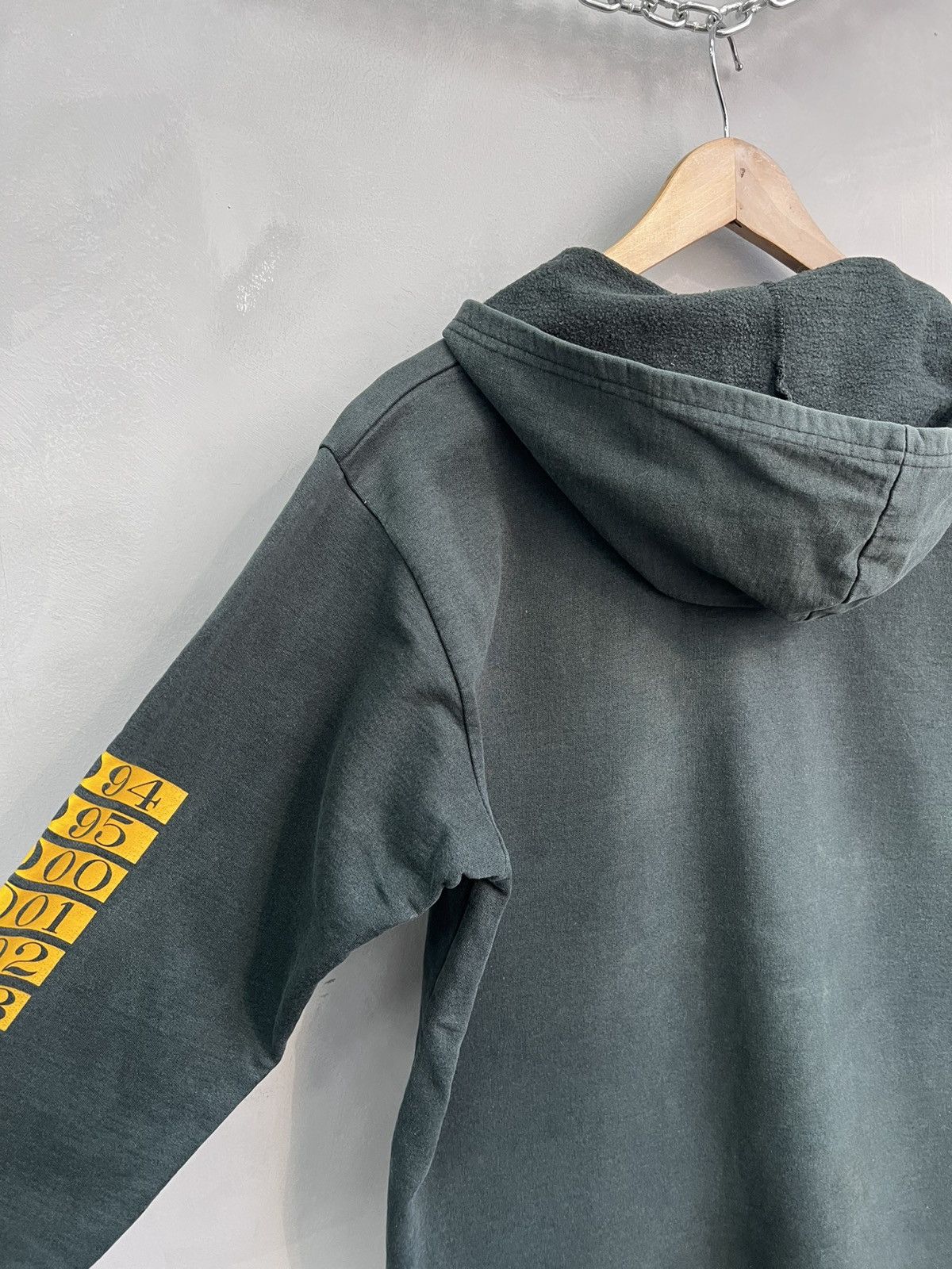Ferrari × Formula 1 × Vintage Michael Schumacher F1 World Champion 2003 faded Hoodie Size US L / EU 52-54 / 3 - 7 Thumbnail