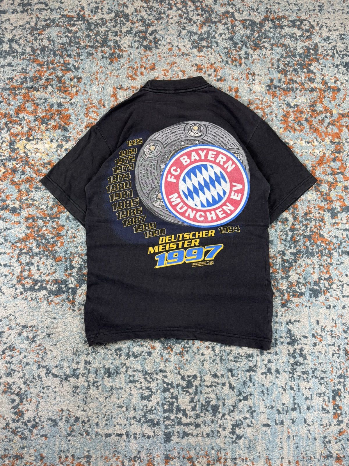 Vintage Vintage 1997 FC Bayern Munchen football soccer graphic tee Size US S / EU 44-46 / 1 - 2 Thumbnail