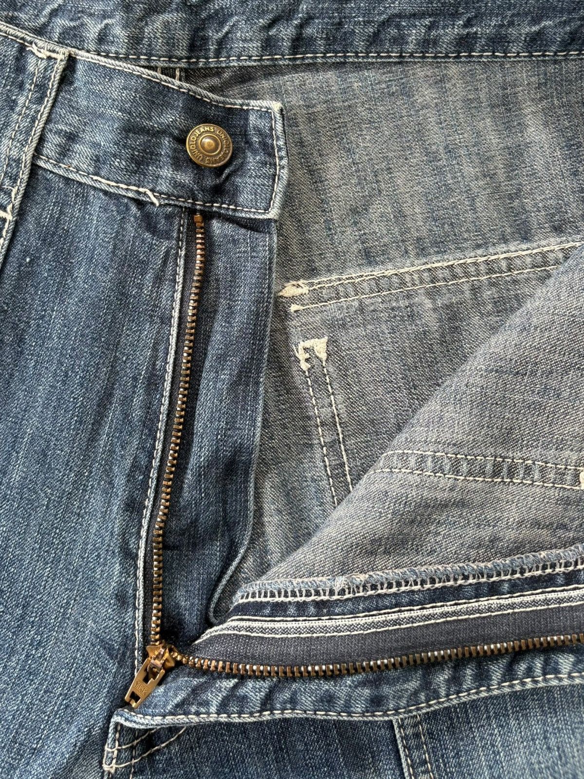 Uniqlo Vintage Uniqlo Baker Distressed Baggy Jeans Size US 33 - 5 Thumbnail