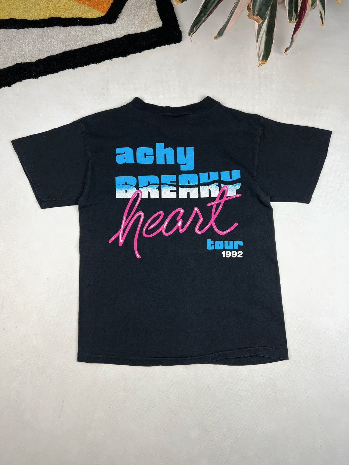 Band Tees × Vintage Vintage billy ray cyrus achy breaks heart gta vice city tee Size US M / EU 48-50 / 2 - 2 Thumbnail