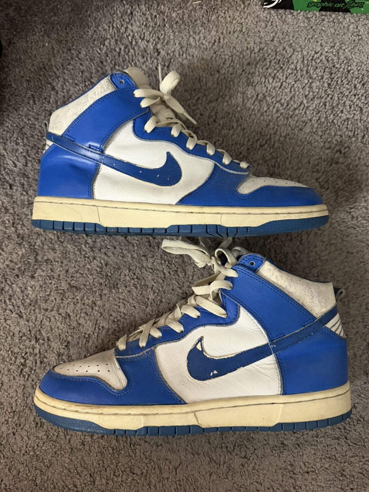 Nike Nike Kentucky Dunks 1999 Size US 9.5 / EU 42-43 - 2 Thumbnail