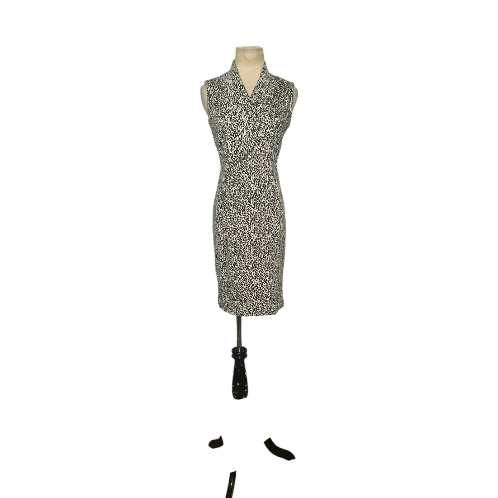 Calvin Klein Calvin Klein shawl collar sheath dress size 2 Size XS / US 0-2 / IT 36-38 - 1 Thumbnail