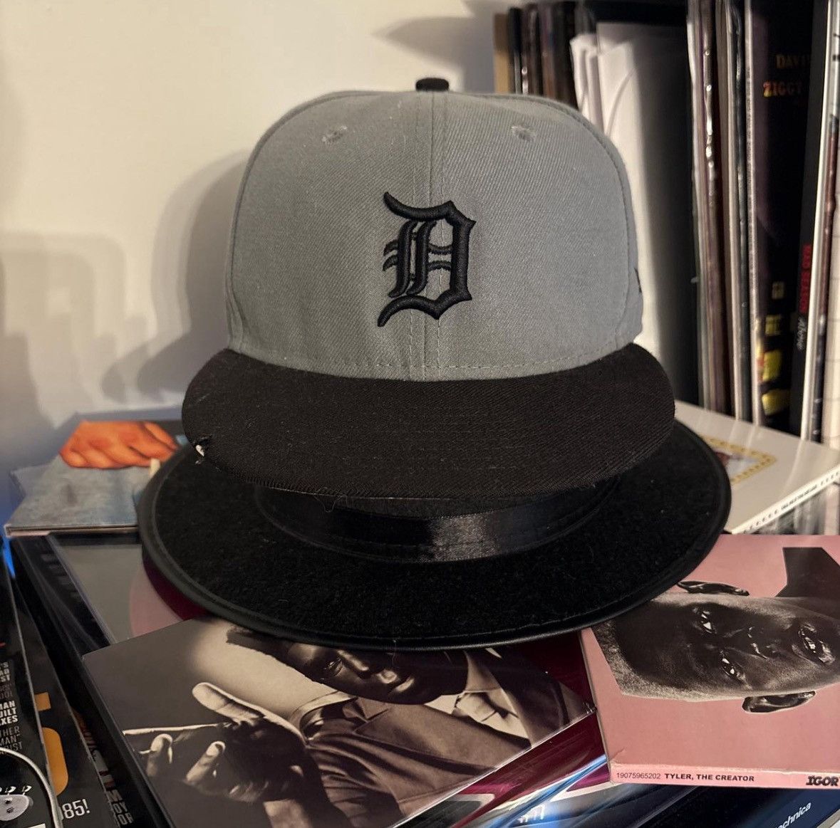 Other Grey and black Detroit Tigers fitted hat 7.5 Size ONE SIZE - 1 Thumbnail