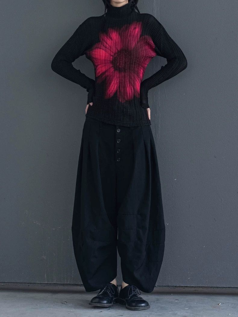 Issey Miyake Issey Miyake Black Daisy pleated top Size XS / US 0-2 / IT 36-38 - 5 Thumbnail