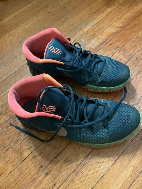 Nike Kyrie 1 Venus Fly Trap Size US 11.5 / EU 44-45 - 5 Thumbnail