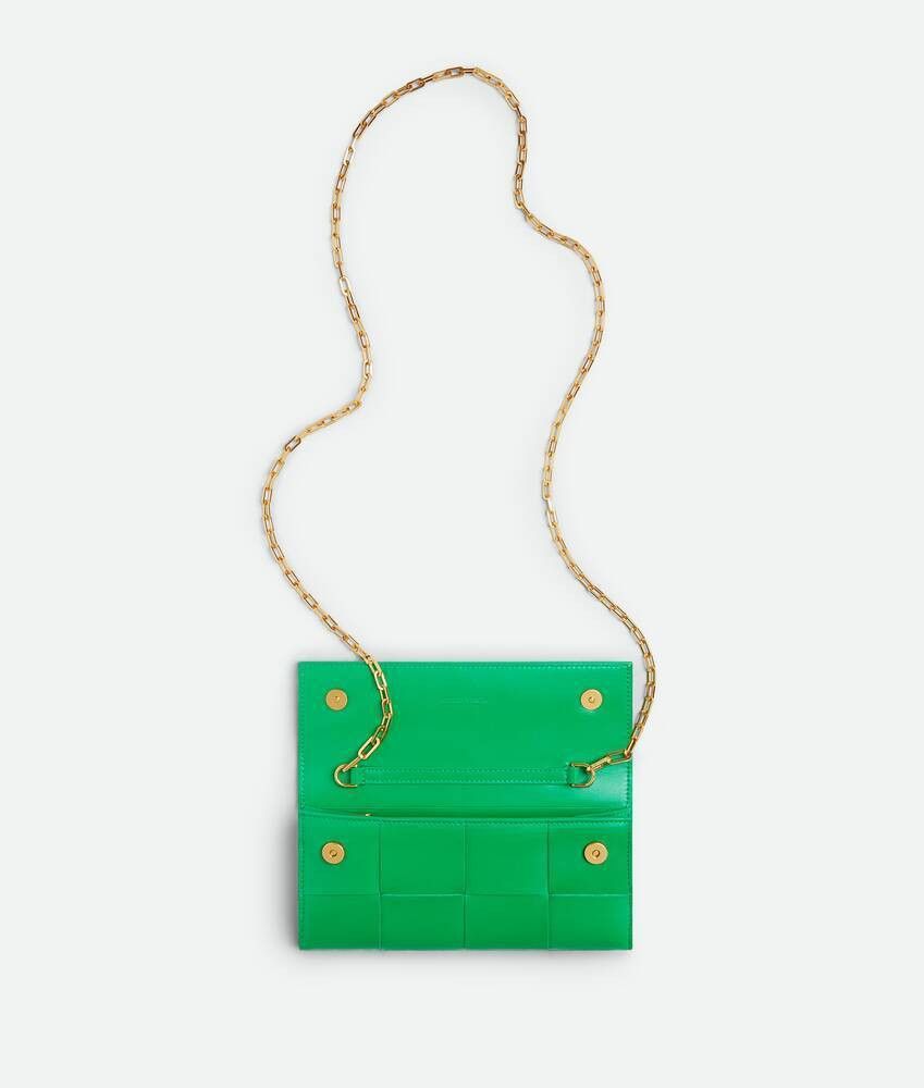Bottega Veneta o1n1vont1224 Size: OS / Cassette Wallet On Chain in Green Size ONE SIZE - 2 Thumbnail
