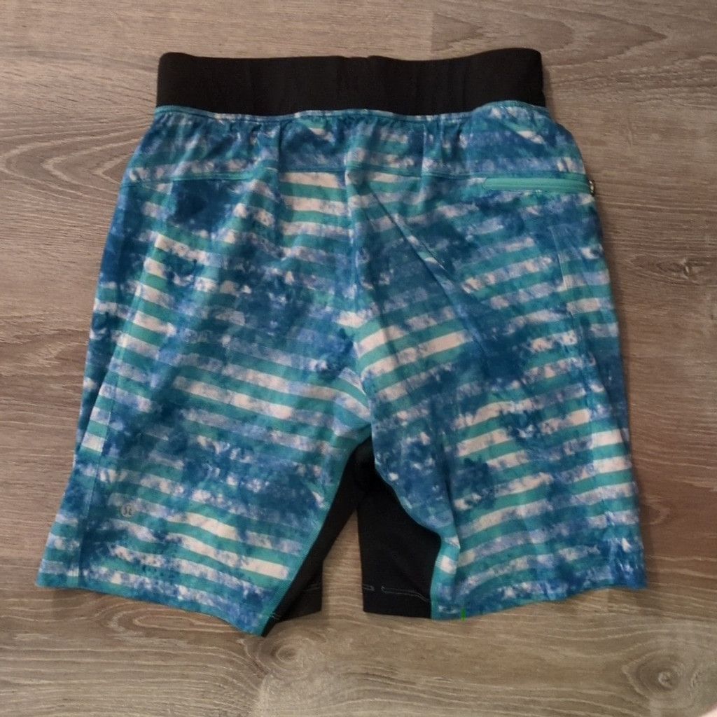 Lululemon Lululemon T.H.E. Tidal Stripe Dual Lined Shorts Size Small Size US 26 / EU 42 - 9 Thumbnail