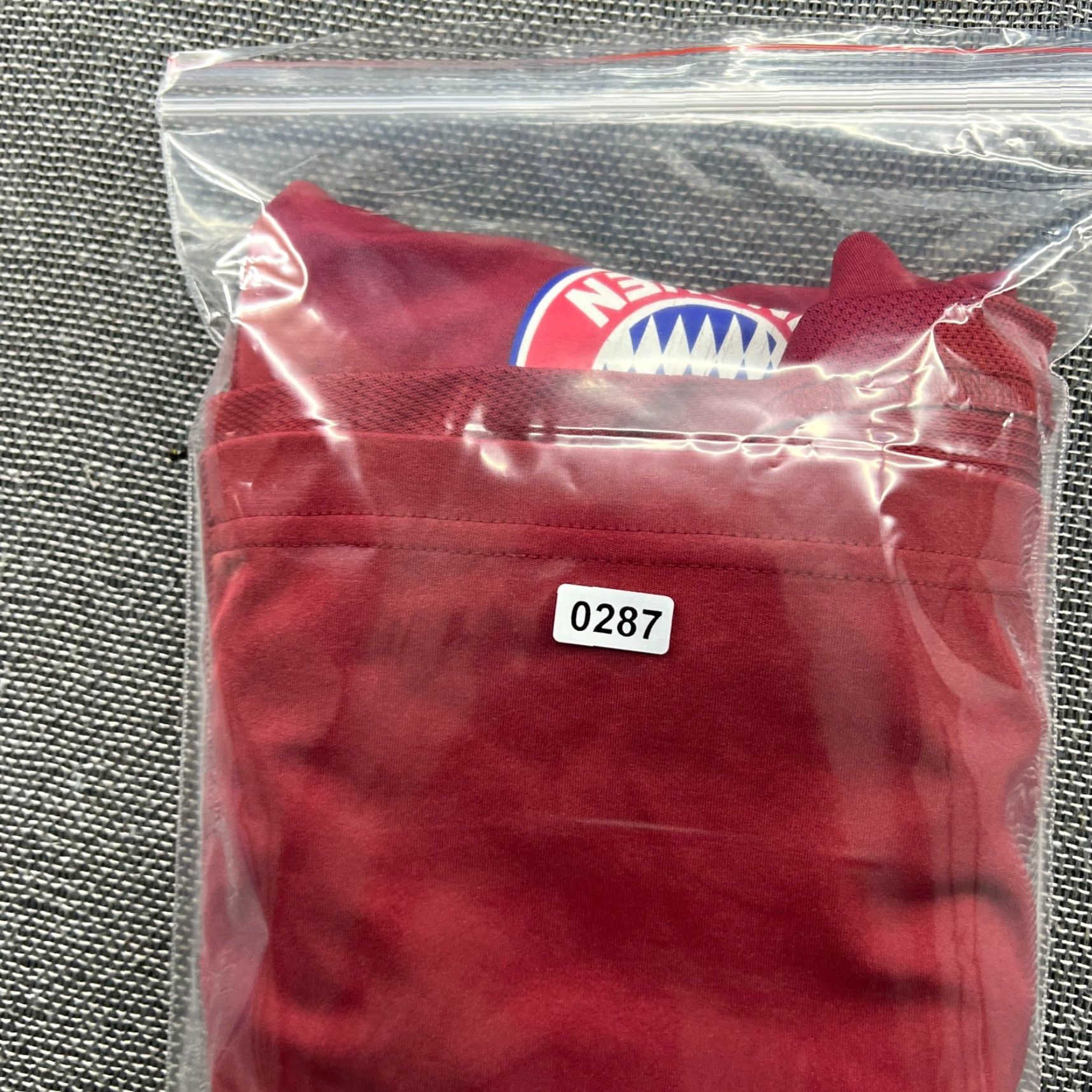 Adidas Bayern Munich 2002 2003 Training Player Issue Football Jersey Mens adidas Large Red Short Sleeve Pullover T-Shirt Athletic Quick Dry Vintage Size US L / EU 52-54 / 3 - 2 Thumbnail