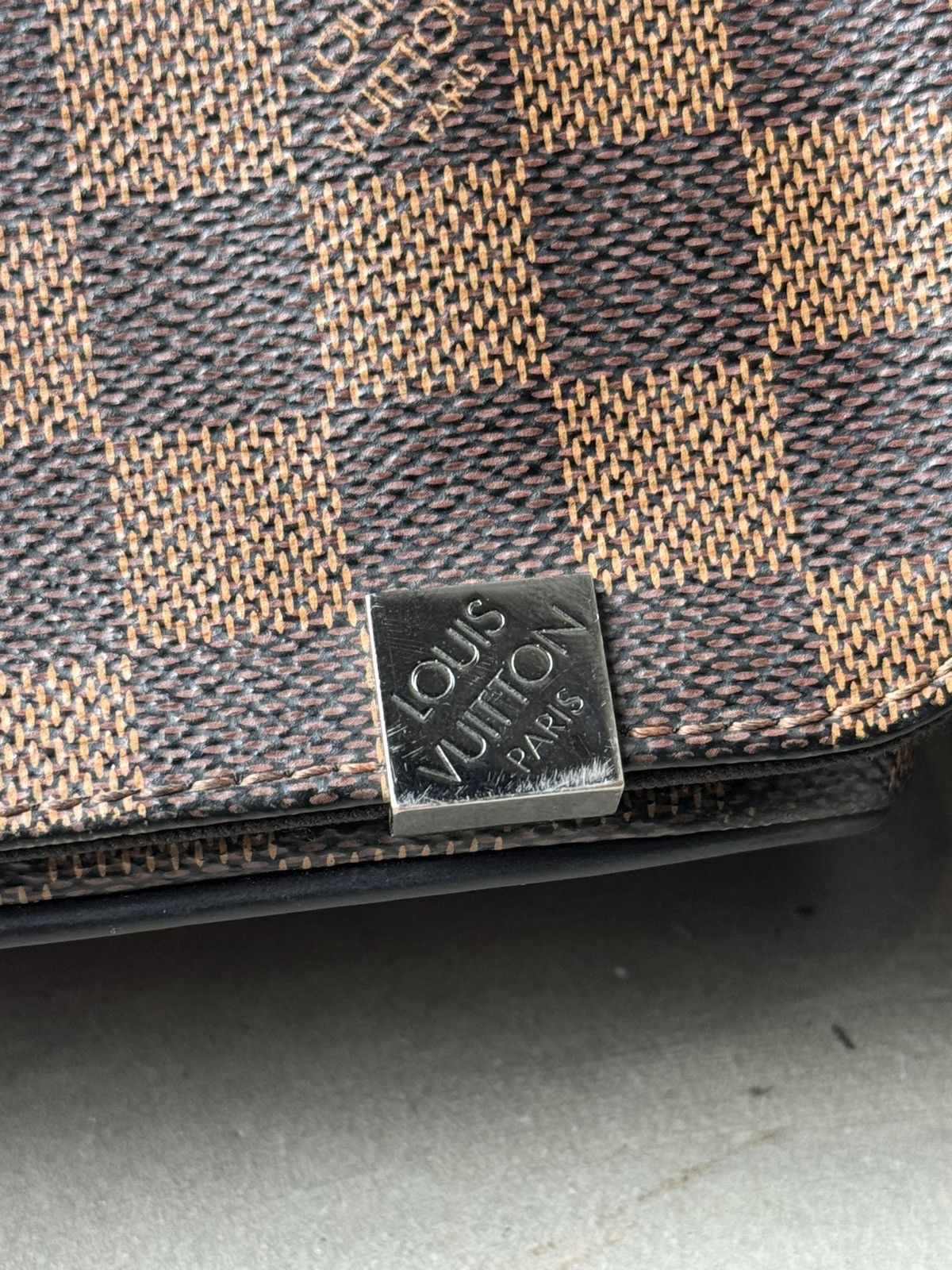 Louis Vuitton Louis Vuitton District NM Messenger Bag Damier PM Brown Size ONE SIZE - 5 Thumbnail
