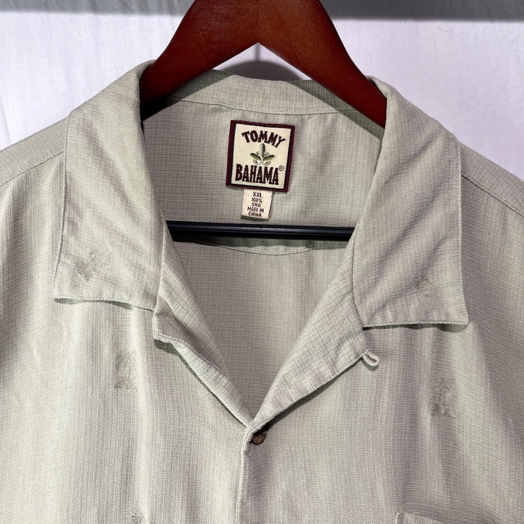 Tommy Bahama VINTAGE Tommy Bahama Shirt Mens 2XL Silk Camp Button Up Embroidered Hawaiian Tropical Shirt Size US XXL / EU 58 / 5 - 2 Thumbnail